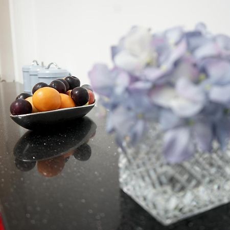 Luxury London Garden Home Sleep 7, 2 Mins To Metro Εξωτερικό φωτογραφία