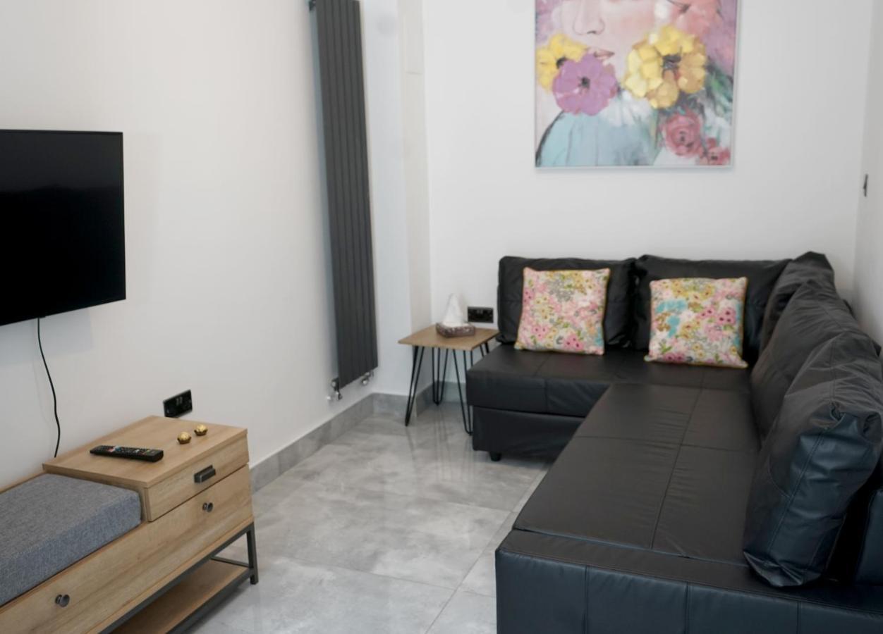Luxury London Garden Home Sleep 7, 2 Mins To Metro Εξωτερικό φωτογραφία