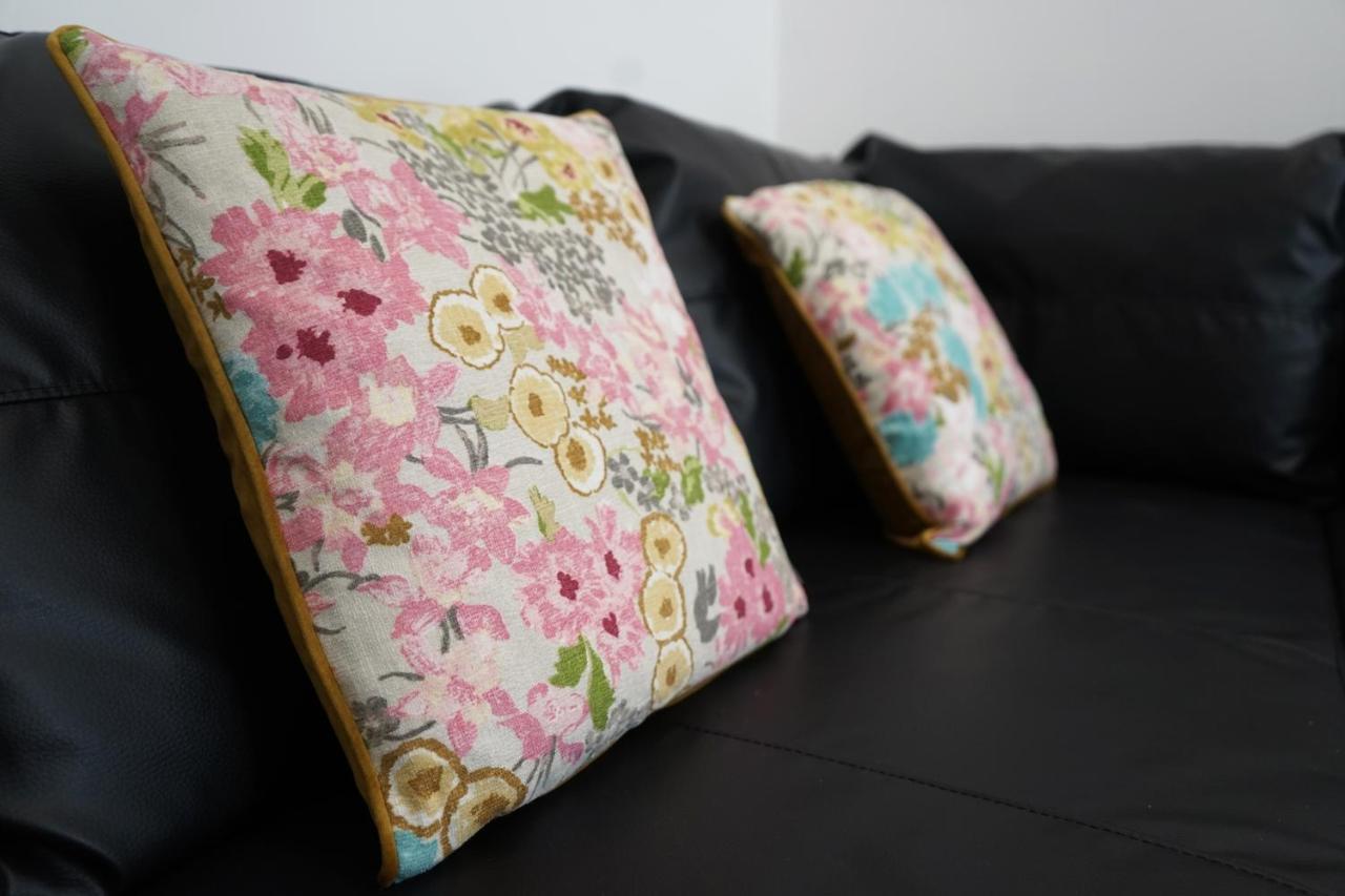 Luxury London Garden Home Sleep 7, 2 Mins To Metro Εξωτερικό φωτογραφία