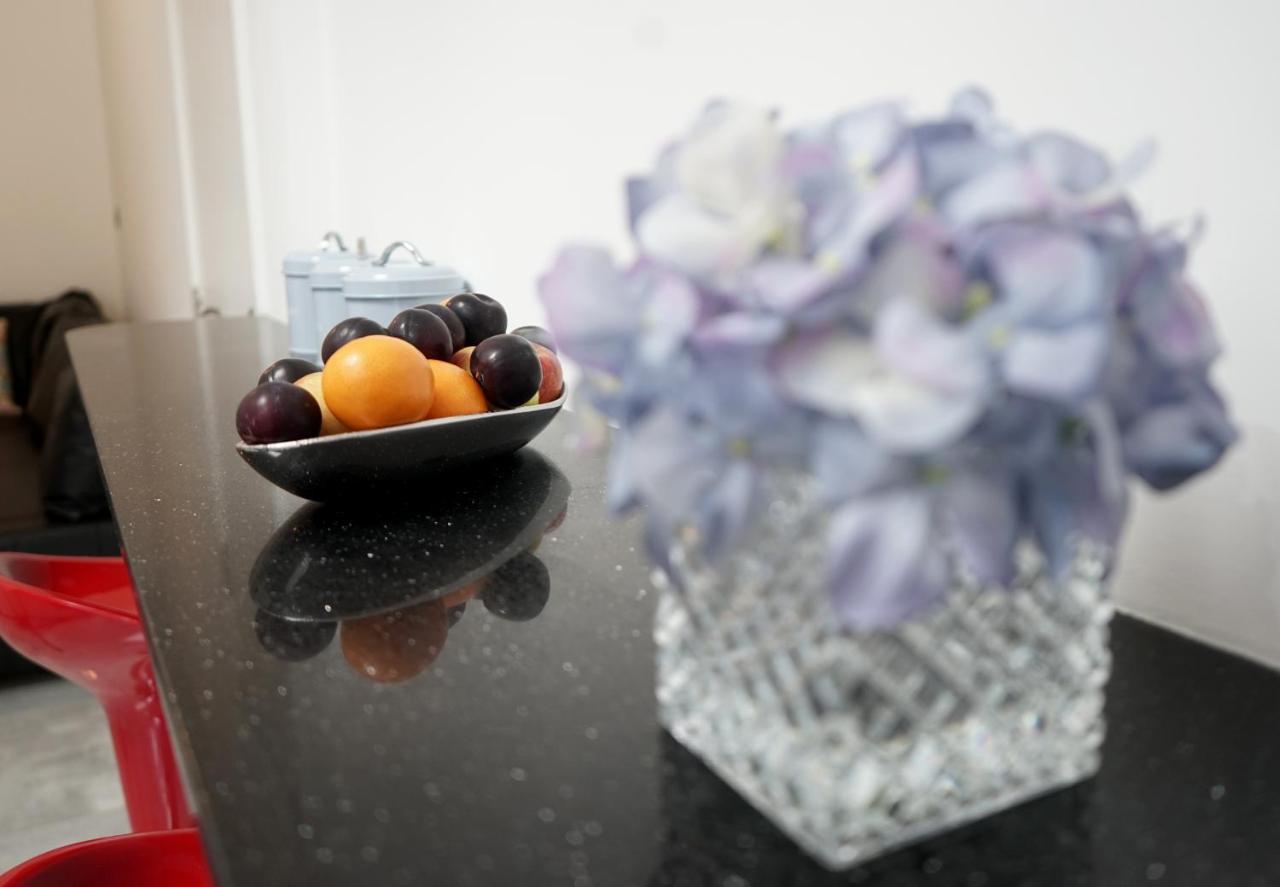Luxury London Garden Home Sleep 7, 2 Mins To Metro Εξωτερικό φωτογραφία