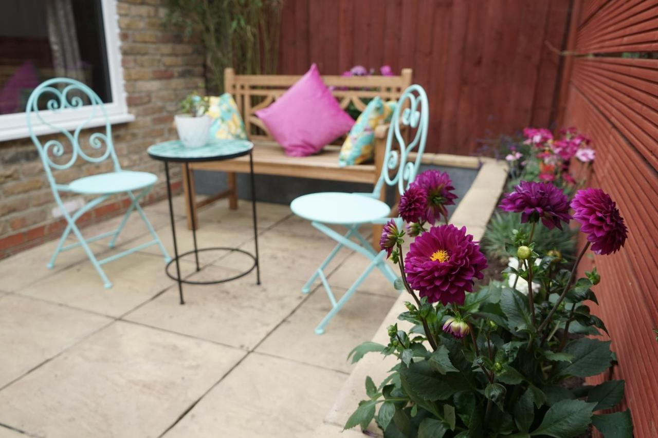 Luxury London Garden Home Sleep 7, 2 Mins To Metro Εξωτερικό φωτογραφία
