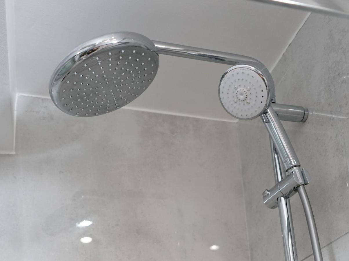 Luxury London Garden Home Sleep 7, 2 Mins To Metro Εξωτερικό φωτογραφία