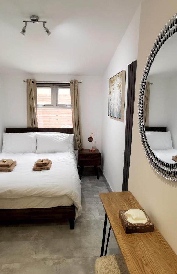 Luxury London Garden Home Sleep 7, 2 Mins To Metro Εξωτερικό φωτογραφία
